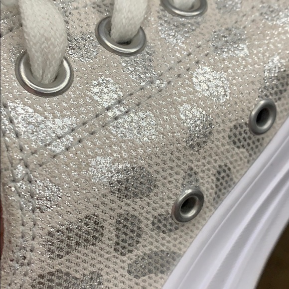 Converse Silver Metallic Leopard Print Tennis Shoe - Picture 2 of 15